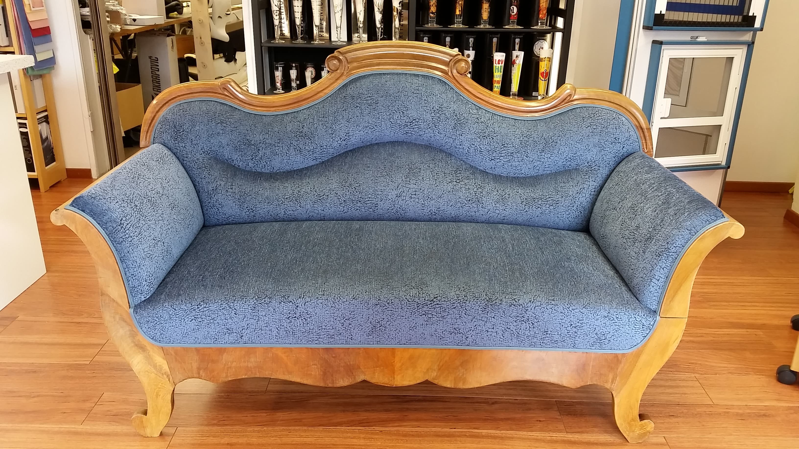Hirsch-Sofa