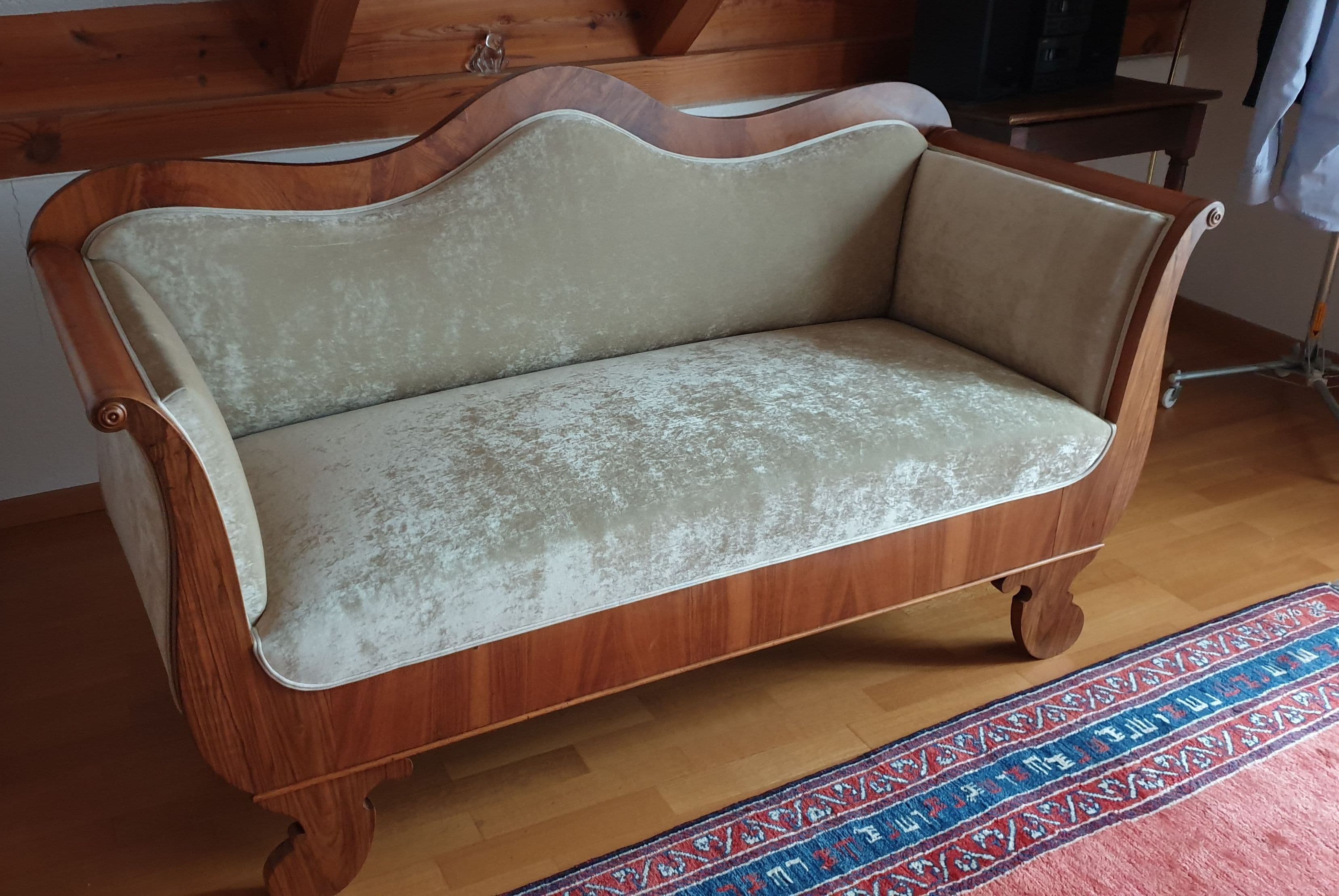 klassisches Sofa